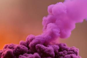 fondo de efecto de humo de color púrpura foto