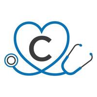 logotipo médico en la plantilla de letra c. logotipo de médicos con vector de signo de estetoscopio