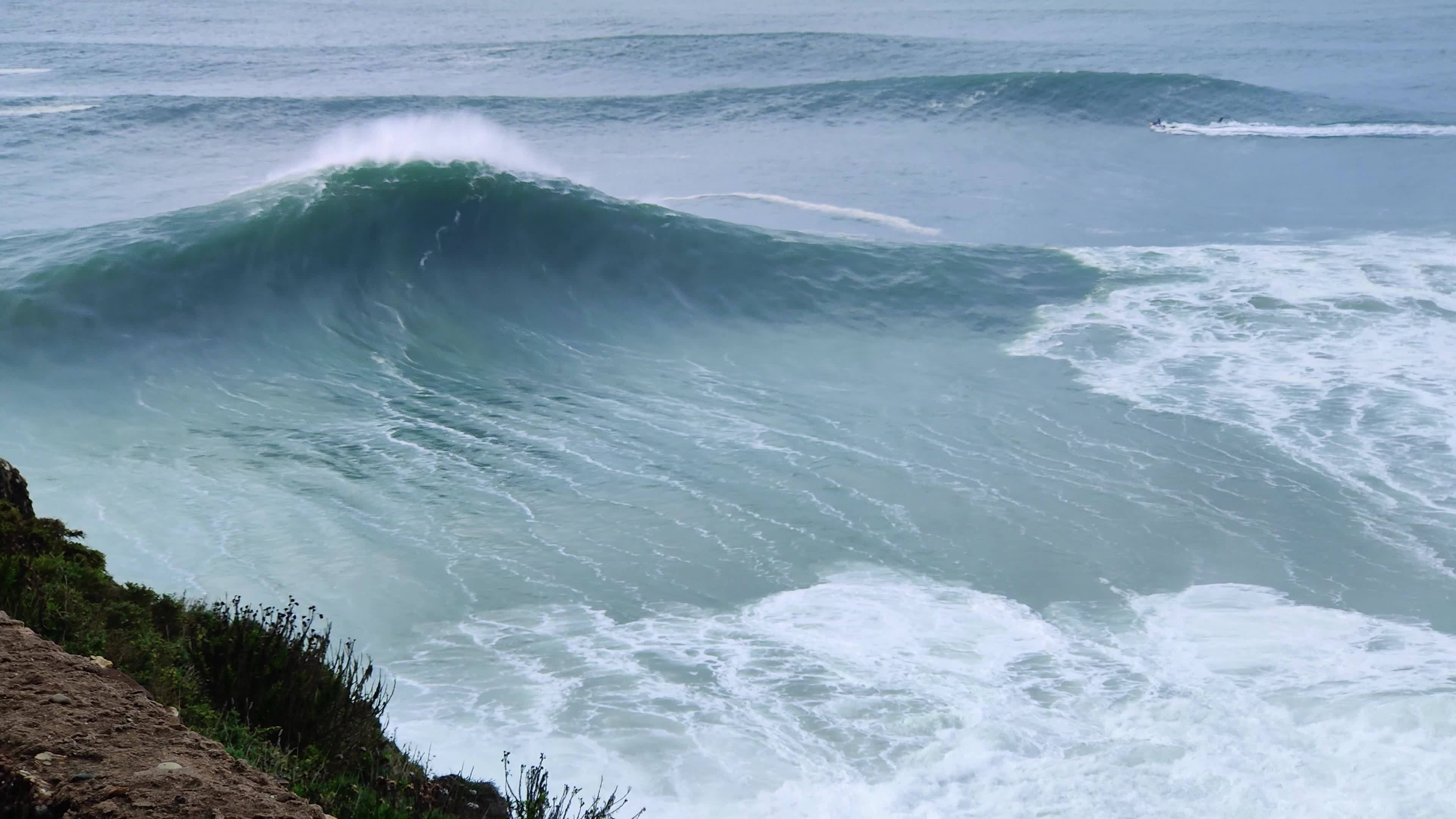 Biggest wave 2024 on video