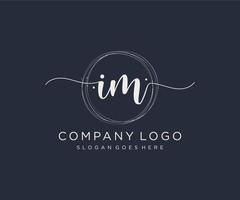 Initial IM feminine logo. Usable for Nature, Salon, Spa, Cosmetic and Beauty Logos. Flat Vector Logo Design Template Element.