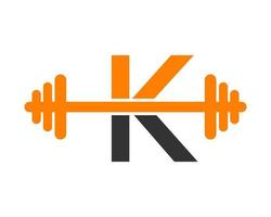 logotipo de gimnasio de fitness en el signo de la letra k vector