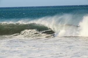 primer plano de olas enormes foto