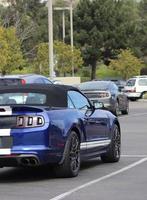 exótico coche deportivo sin marca en detalle foto