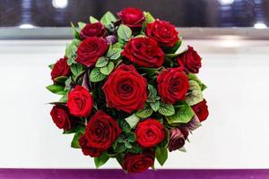 bouquet of red roses photo