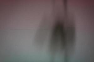 estilo artístico - sombra e iluminación sobre fondo abstracto de pared blanca foto