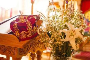 corona para boda en la iglesia ortodoxa foto