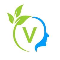 cerebro de árbol pequeño en el diseño del logotipo de la letra v. plantilla de signo de cabeza de hoja cuidado de la salud y fitness, vector de concepto de cabeza de pensamiento de hoja ecológica