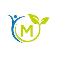 diseño del logotipo de la atención médica de la letra m. plantilla de logotipo médico. logotipo de fitness y salud humana vector
