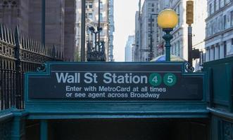 entrada del metro, wall street, nueva york foto