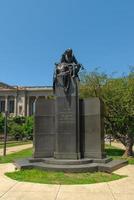 philadelphia pa 24 de junio de 2007 memorial de shakespeare en philadelphia pa alexander stirling calders monumento a shakespeare que representa la comedia y la tragedia foto