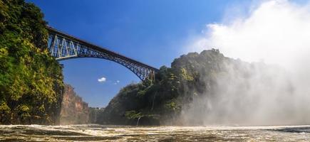 cataratas victoria en la frontera de zambia y zimbabwe foto