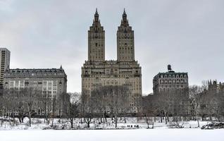 apartamentos de lujo en la ciudad de nueva york, parque central foto