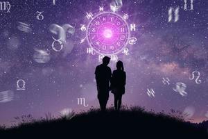 rueda zodiacal. astrología y concepto de pareja. foto
