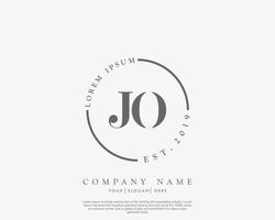 letra inicial jo logotipo femenino monograma de belleza y elegante diseño de logotipo, logotipo de escritura a mano de firma inicial, boda, moda, floral y botánica con plantilla creativa vector