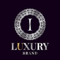 letter I luxury initial circle vector logo design