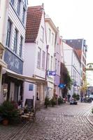 calles antiguas en la ciudad de bremen, alemania foto