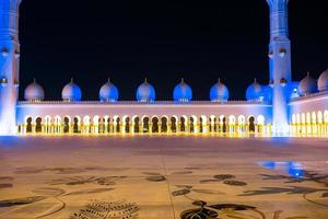 Sheikh Zayed Mosque in Abu Dhabi, UAE photo