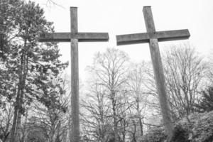 diferentes cruces en el cielo foto