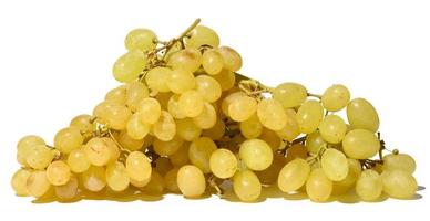 uvas blancas maduras sin semillas sobre un fondo blanco aislado foto