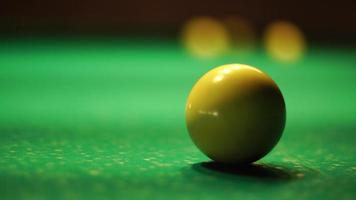 moments du jeu de billard russe video