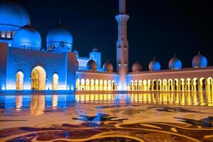 mezquita sheikh zayed en abu dhabi, emiratos árabes unidos foto