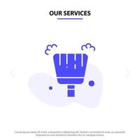 nuestros servicios escoba recogedor barrer icono de glifo sólido plantilla de tarjeta web vector