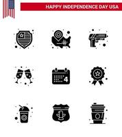 feliz día de la independencia 9 paquete de iconos de glifos sólidos para web y fecha de impresión pistola de calendario copa de vino cerveza elementos de diseño vectorial editables del día de EE. UU. vector