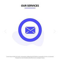 nuestros servicios soporte de mensajes de chat mensaje de texto escribiendo icono de glifo sólido plantilla de tarjeta web vector