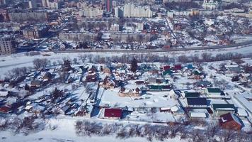 vista aérea de la ciudad invernal de penza, invierno ruso video