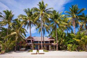 pequeño y acogedor hotel en un complejo tropical exótico