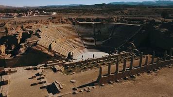 vista aérea das ruínas da antiga timgad, argélia video