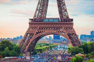 hermosa vista de la torre eiffel en paris foto