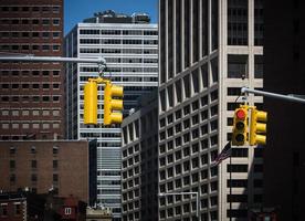 semáforos en las calles de manhattan foto