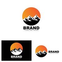 logotipo de montaña, escalada vectorial, aventura, diseño para escalada, equipo de escalada y marca con logotipo de montaña vector