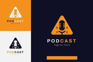 conjunto de plantilla de diseño de vector de logotipo de micrófono de podcast con estilo de color diferente