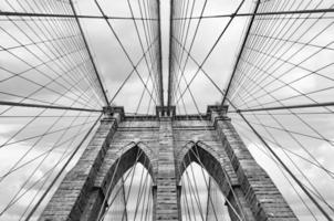 puente de brooklyn en nueva york, estados unidos foto