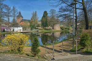 Aldea de Wassenberg en el distrito de Heinsberg, Renania del Norte-Westfalia, Alemania foto