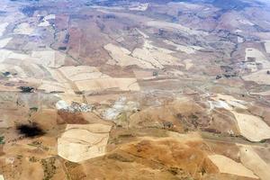 vista aérea de los campos cultivados en sicilia foto