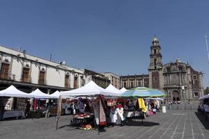 ciudad de méxico, méxico - 5 de noviembre de 2017 - mercado de la plaza de santo domingo foto