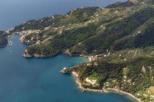 vista aérea de portofino italia desde un avión foto