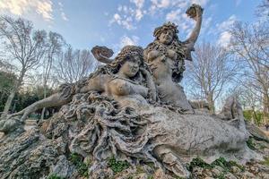 montagnola park sculpture statue detail photo