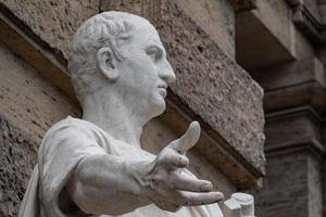 estatua romana de mármol de cicero cicerone foto