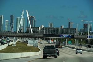 miami, usa - 5 de noviembre de 2018 - miami florida carreteras congestionadas foto