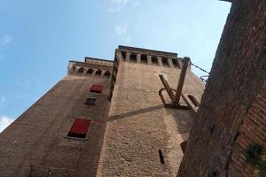 castillo estense en ferrara italia foto
