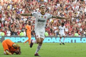 rio, brasil - 21 de enero de 2022, pedro jugador en el partido entre flamengo vs nova iguacu por la 03ª ronda del campeonato carioca, en el estadio maracana foto