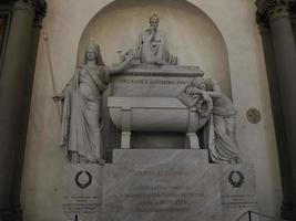 dante alighieri tomb in santa croce church florence, 2022 photo