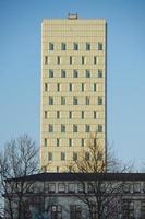 torre de edificio moderno de hamburgo foto