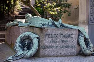 París, Francia - 2 de mayo de 2016 tumba de felix faure en el cementerio de pere-lachaise foto