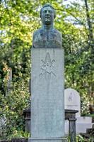 París, Francia - 2 de mayo de 2016 símbolos de mampostería tumbas antiguas en el cementerio de Pere-Lachaise foto