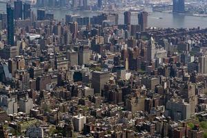 vista aérea de manhattan nueva york desde helicóptero foto